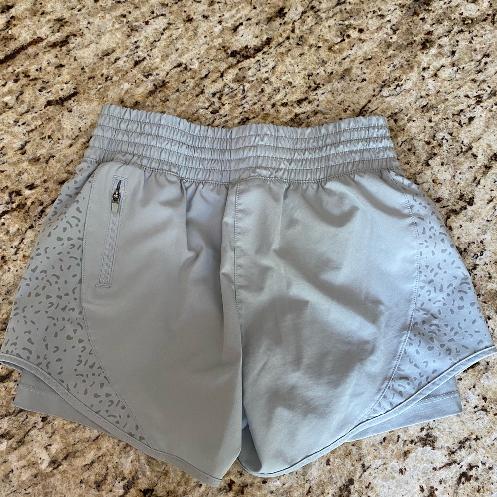 EUC MPG athletic short size xs in grey - Picture 7 of 9